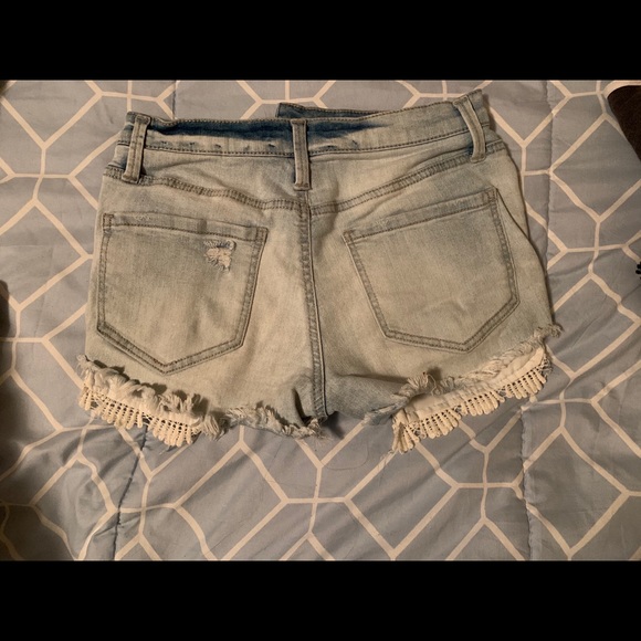 Jean Shorts with Lace Pocket Details - Picture 2 of 2
